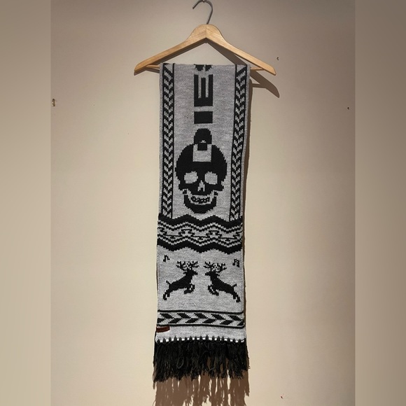 Diesel Skull scarf - Picture 1 of 2